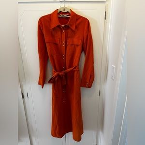 Gorgeous winter to spring dress! Gold button detail, beautiful color. Worn 1x